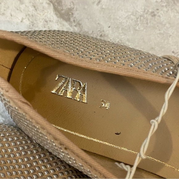 Nwt Zara Cream Silver Studded Flats with Buckle closure Size‎ USA 2.5 EUR 34 - Picture 3 of 8